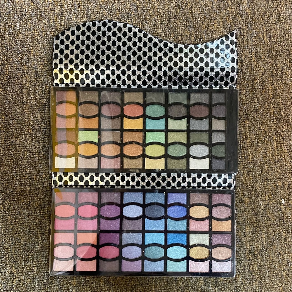 Eyeshadow pallet